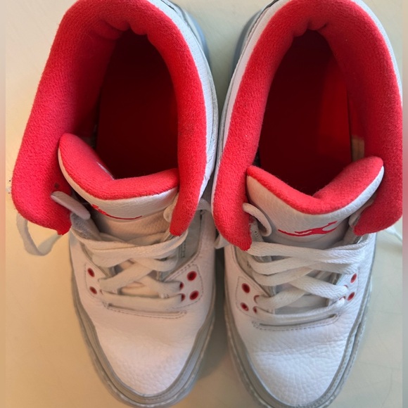Girls AIR JORDAN 3 Retro GS 441140-101 WHITE/CRIMSON-NTRL GRY-WLF GRY Size 7Y - Picture 10 of 11